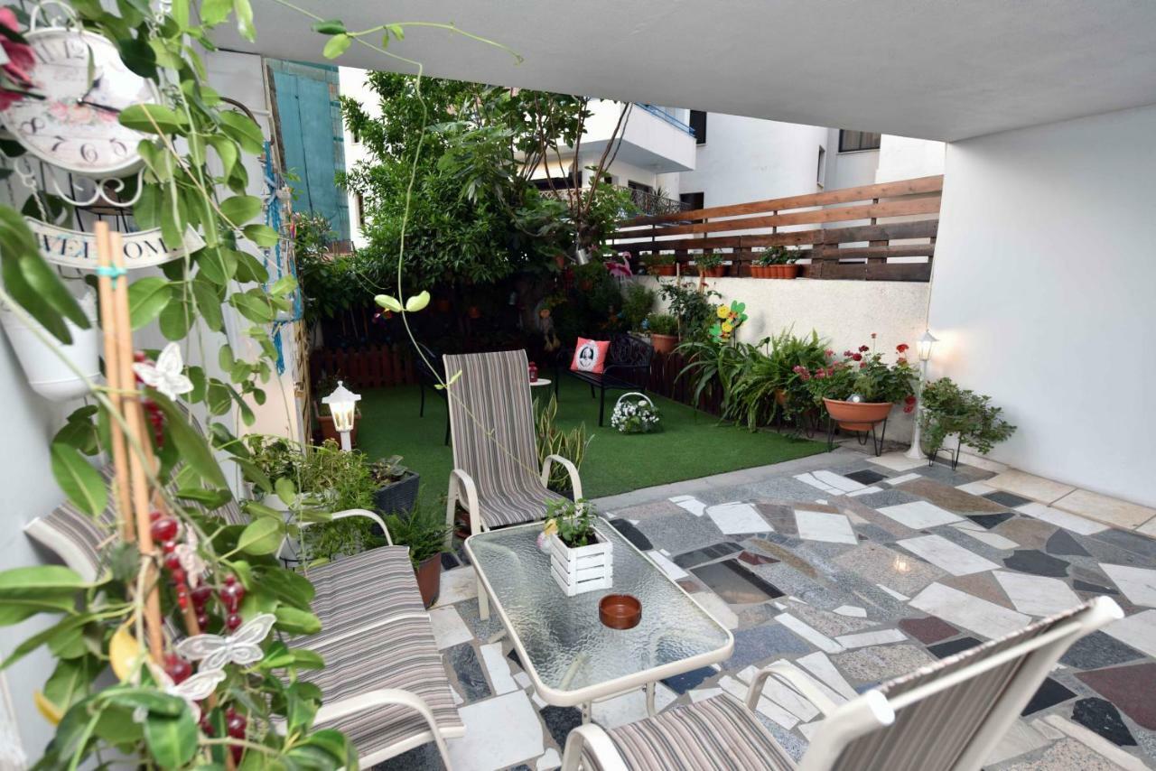 Angela'S Luxury Apartments Larnaca Exterior photo