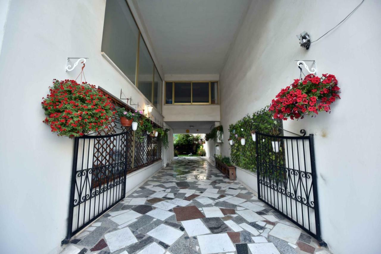Angela'S Luxury Apartments Larnaca Exterior photo