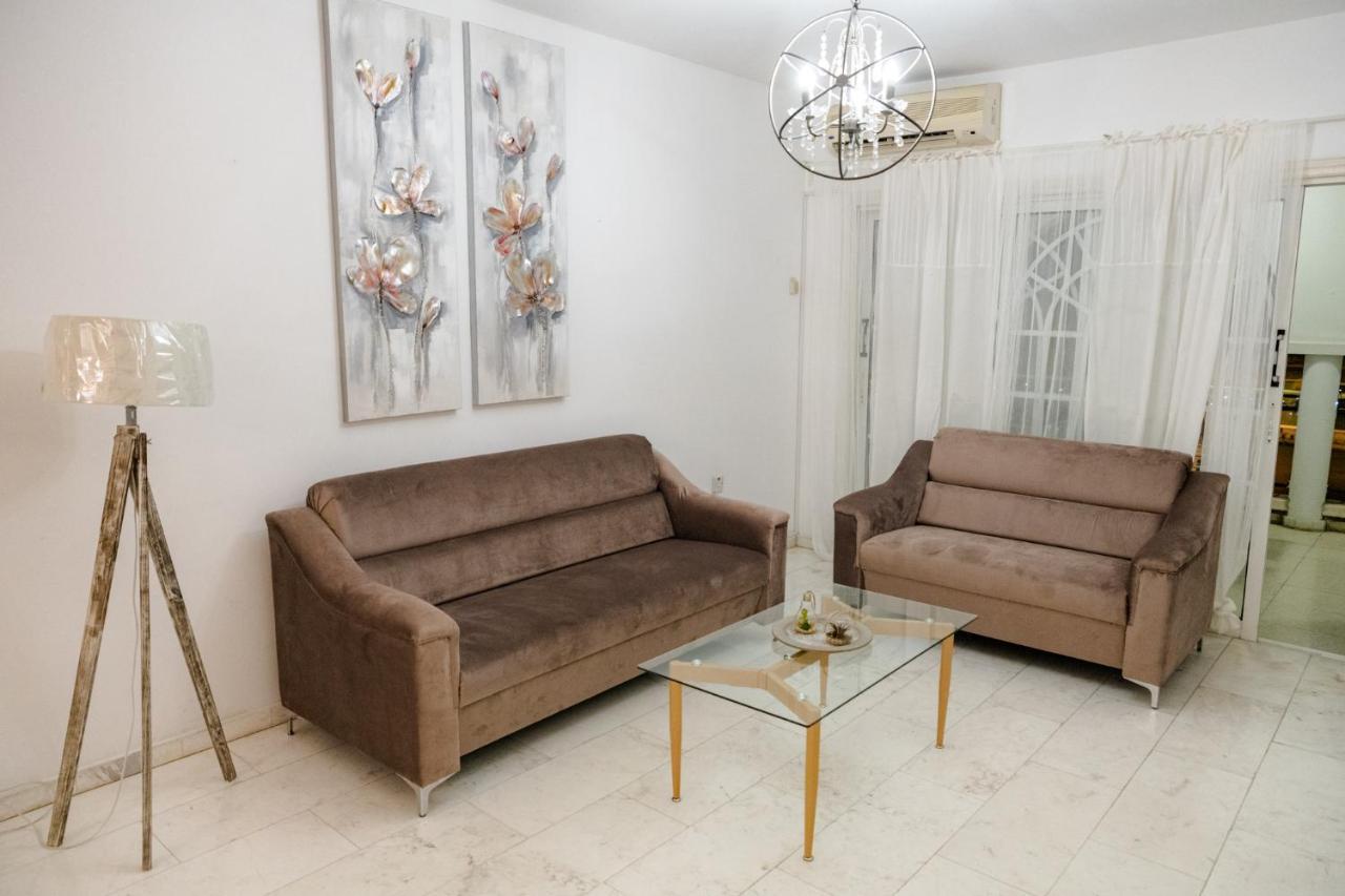 Angela'S Luxury Apartments Larnaca Exterior photo