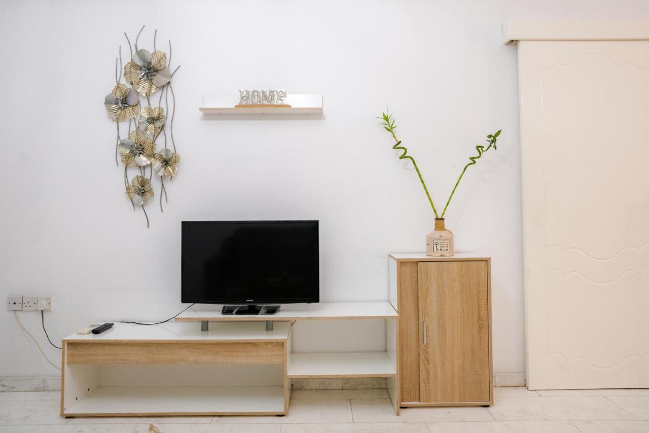Angela'S Luxury Apartments Larnaca Exterior photo